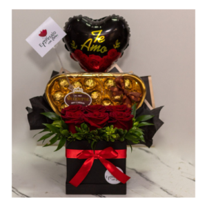caja de regalo con rosas , bombones Valentte y globo.