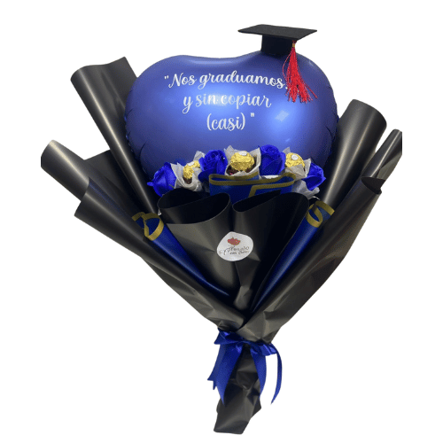 Ramo con rosa eternas,bombones y  globo personalizado