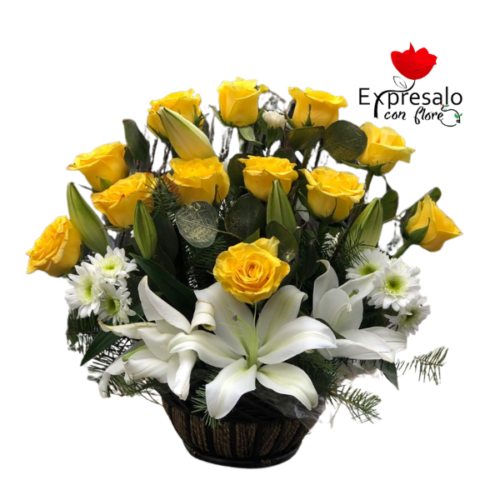 Canasta con Rosas Amarillas y Lirios