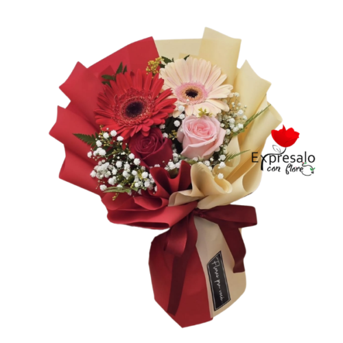 Diseño de Rosas y Gerberas en Ramo