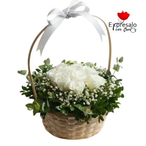 Canasto con Rosas Blancas